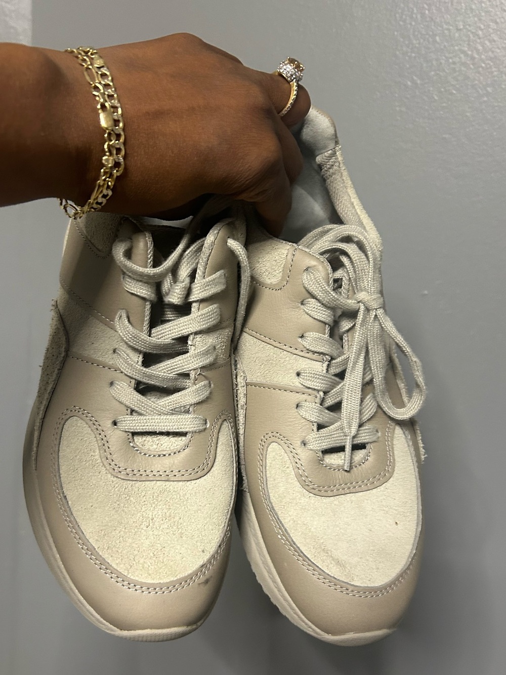 Everlane Beige Leather Sneakers